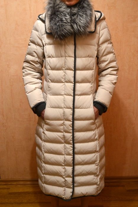 красивое женское зимнее пальто размер S\M