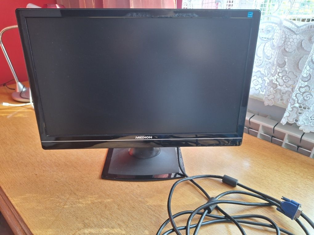 Monitor Itor Medion md 20328 z kablami 20 cali mat matryca stan dobry
