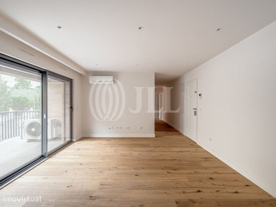 Apartamento T2 com estacionamento, no Panorama, Setúbal