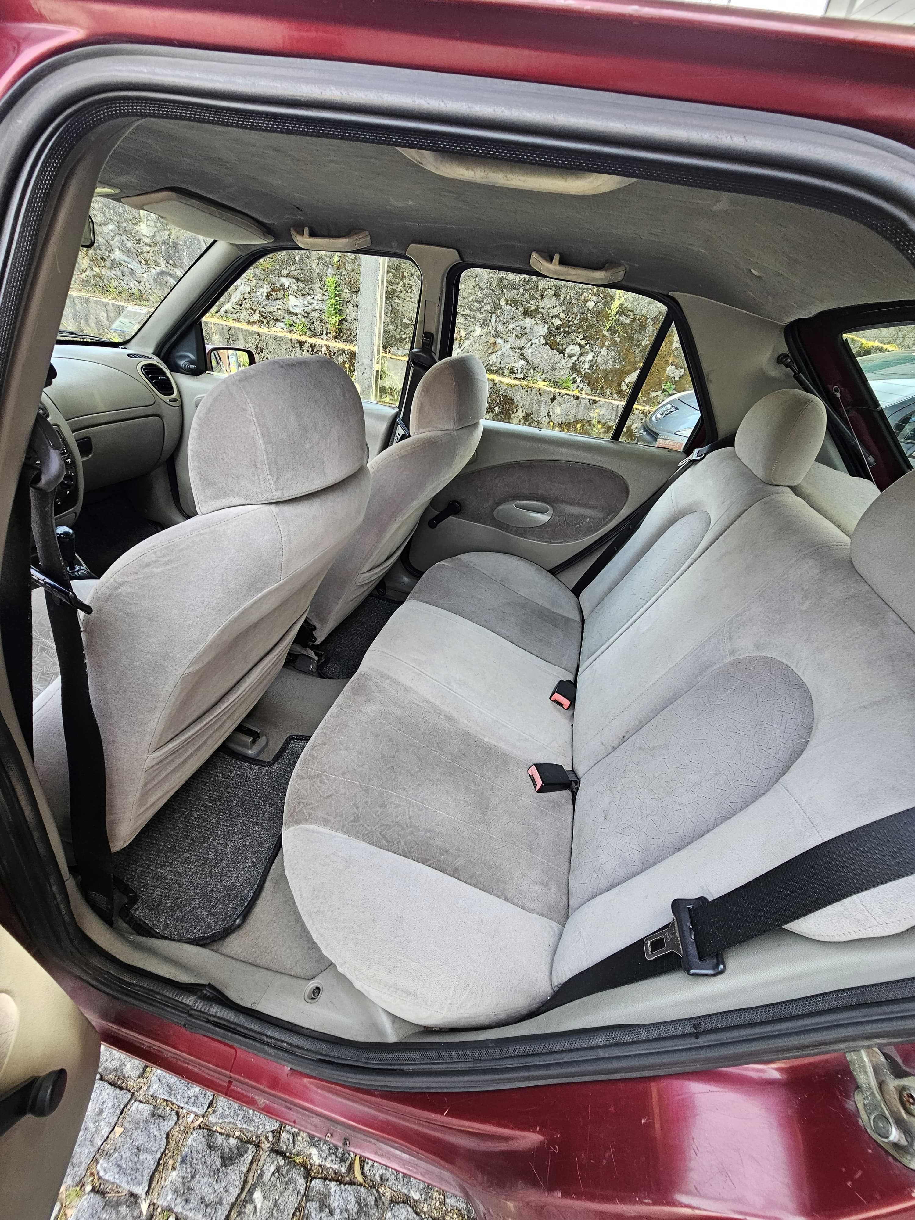 Ford Fiesta 1.25 Gasolina – 1996 Fiável, Económico e Pronto a Circular