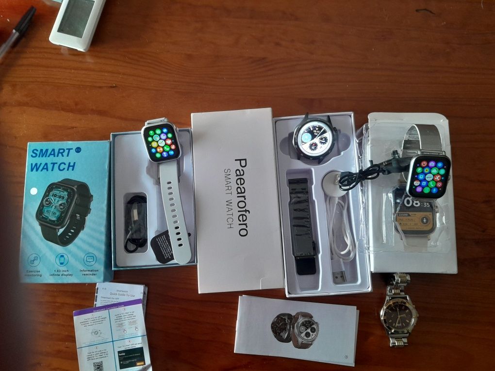 Relógios digitais smart watch.