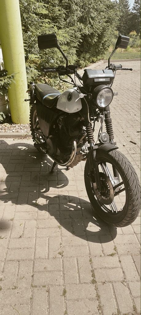 Sprzedam lub zamienię na 125.  Yamaha XS 400