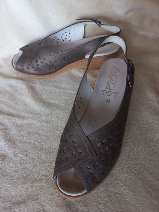 Босоніжки, розмір 39