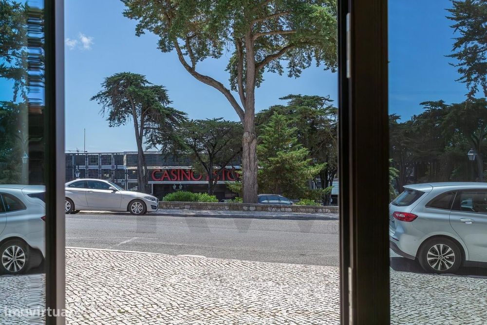 Loja | Centro Estoril | 850 M2 | Acabamentos De Luxo