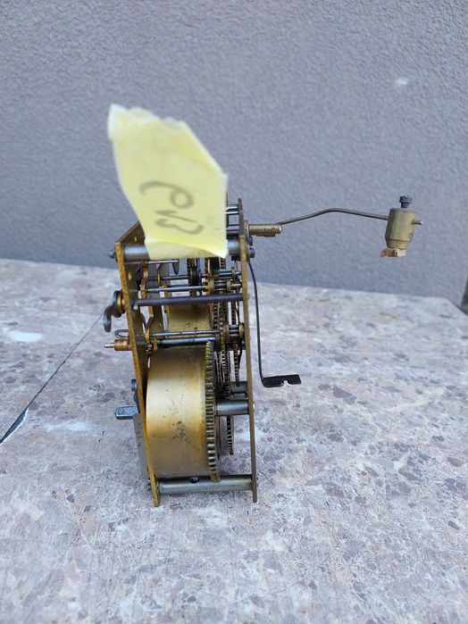 613 Mechanizm starego zegara ściennego PHS uszkodzone bicie
