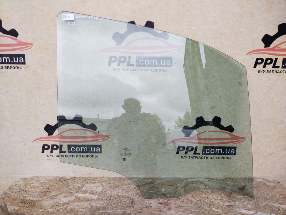 Ford Transit Connect MK2 13-21 Стекло двери переднее правое 2014 год