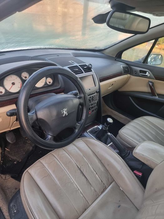 Vendo carrinha para peças inteira  sem documentação .. abate incluido