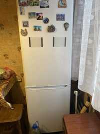 Холодильник, стиральная машинка. Продам на запчасти не рабочие.