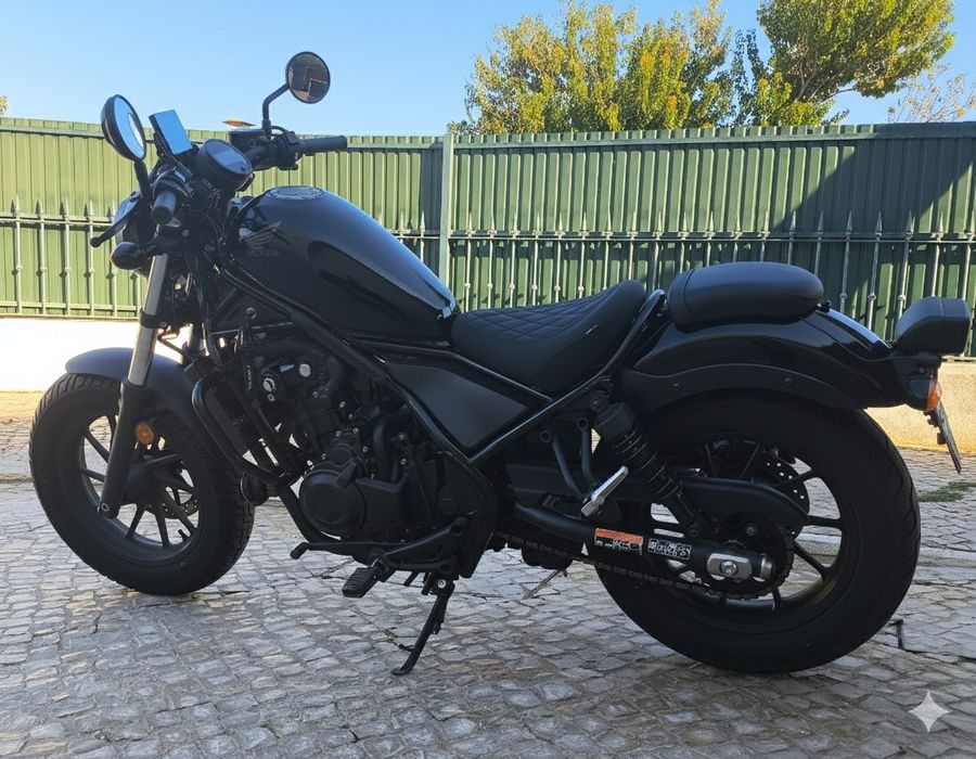 Honda Rebel 500 com extras