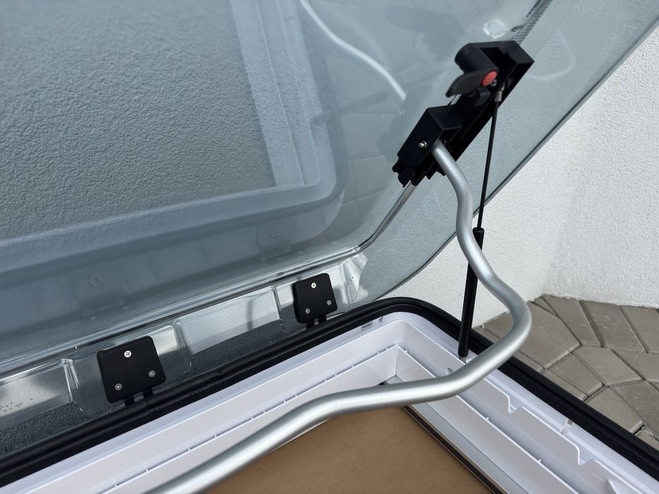 Okno dachowe kamper campervan 70x50 LED Zestaw z moskitierą i roketą