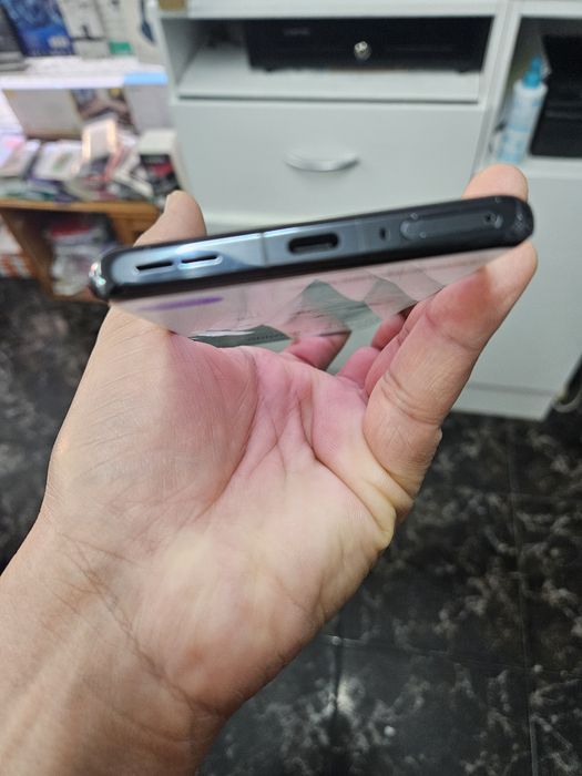 One Plus 12..512/16 gb