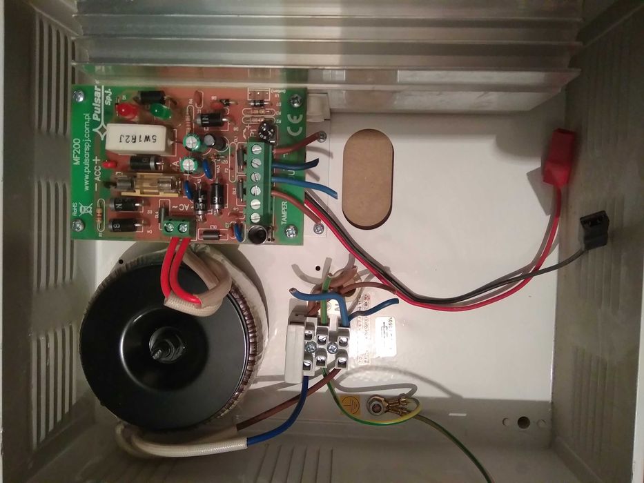 Zasilacz buforowy 12V AWZ 200