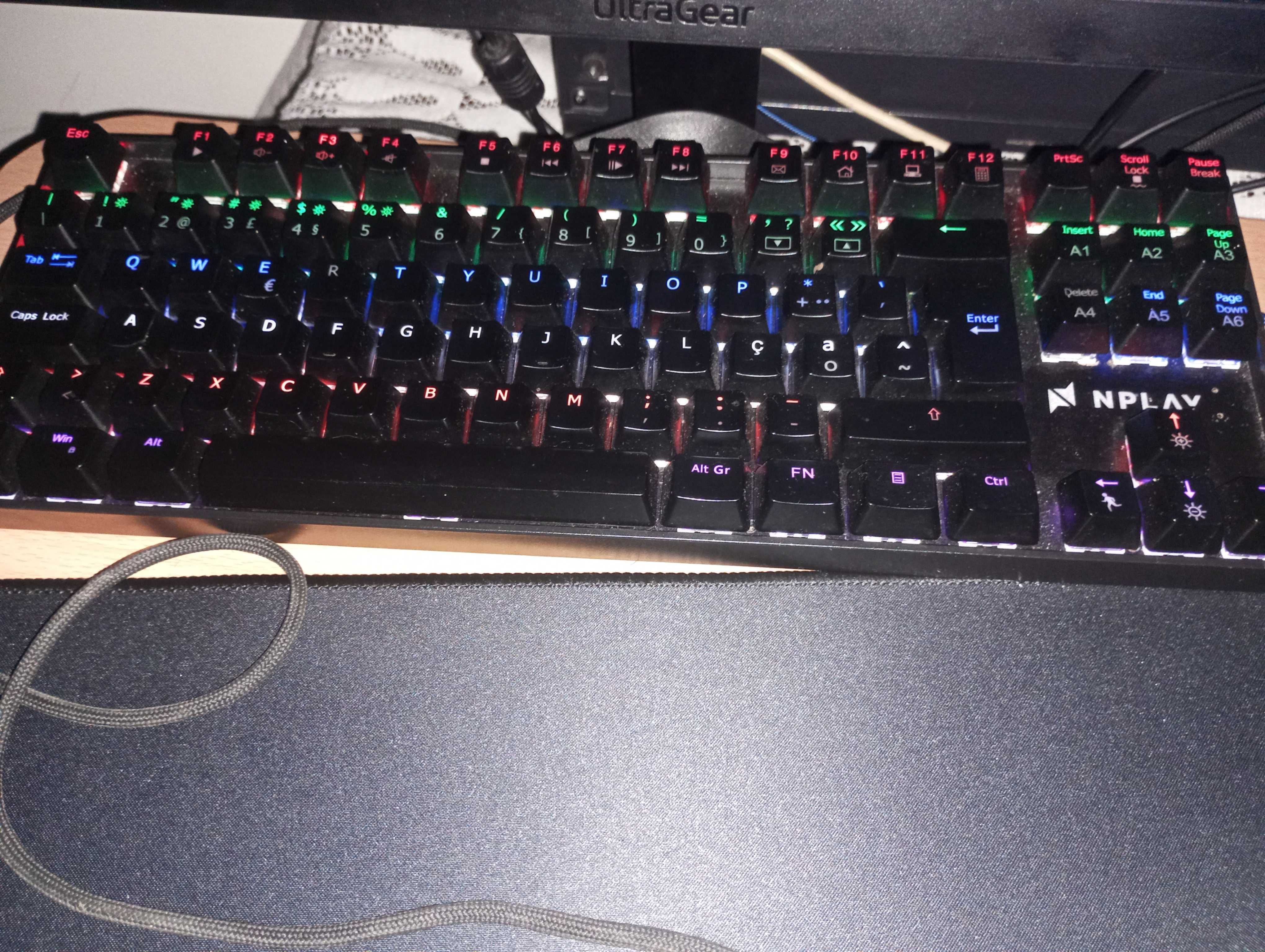 Teclado mecanico nplay em otimos estado