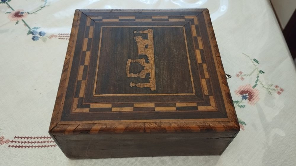 Linda Caixa em madeira para joias