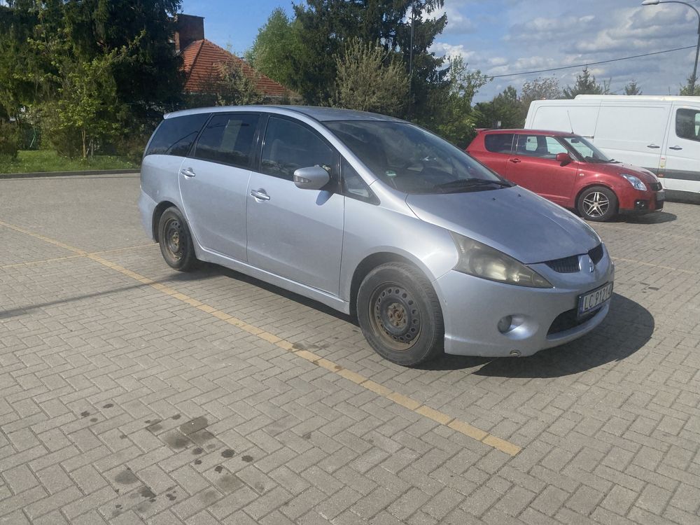 Mitsubishi Grandis 2.4 LPG siedmiosobowy