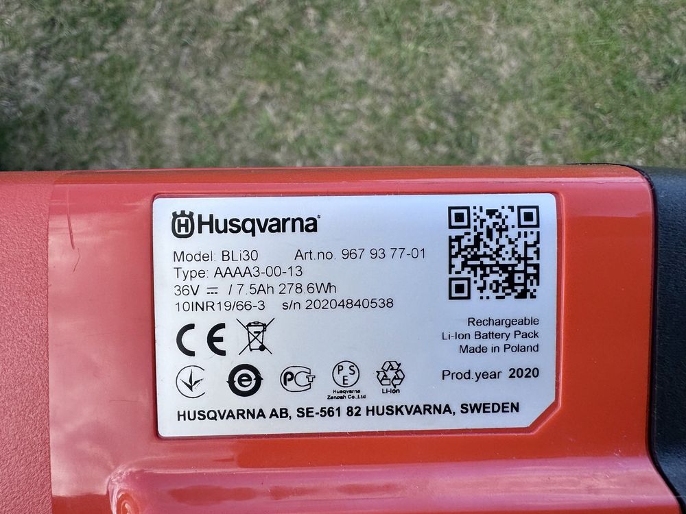 Kosiarka Husqvarna LC 141 IV akumulatorowa napęd  7.5ah Bli30