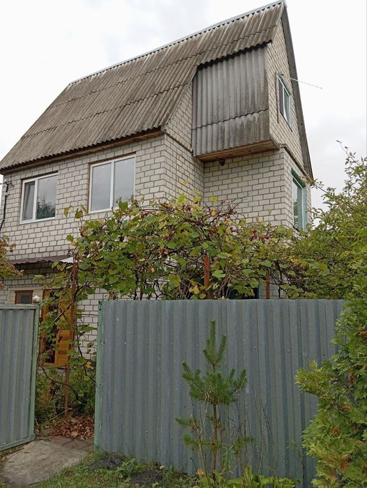 Продам земельну ділянку з будинком