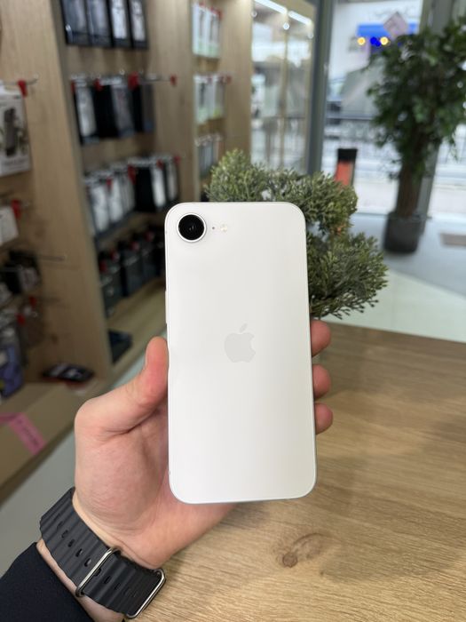 Б/у iPhone 16E 256Gb White