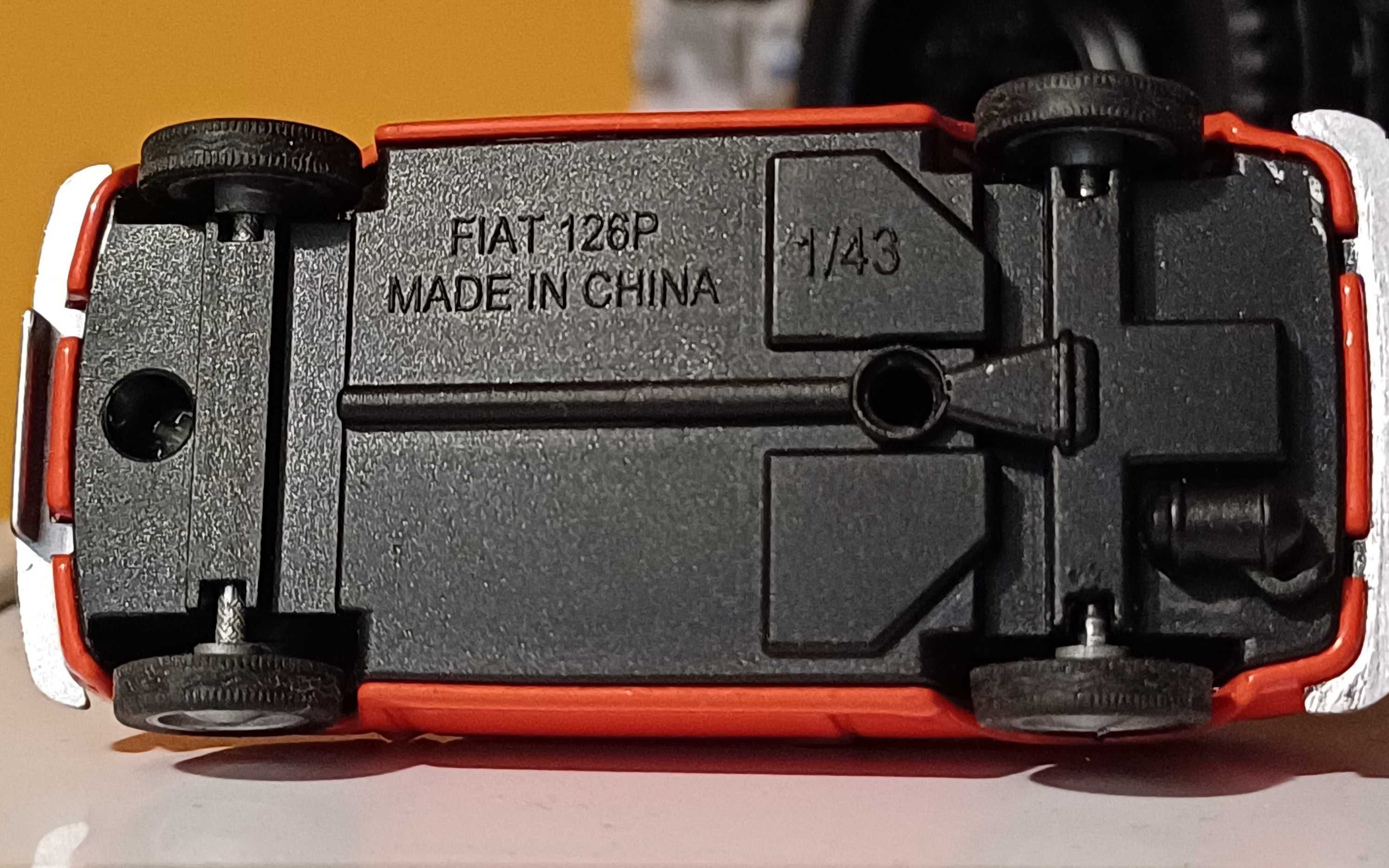 Fiat 126p ST pomarańczowy w skali 1:43 Kultowe Auta PRL-u stan idealny