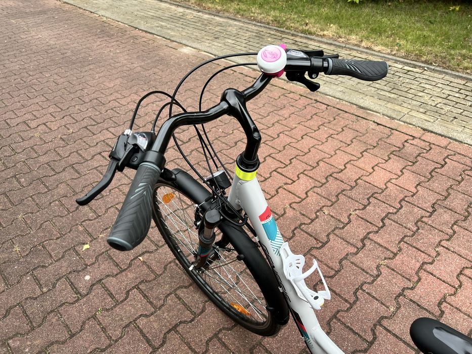 Rower trekkingowy Genesis Touring 2.3 28 cali z alarmem