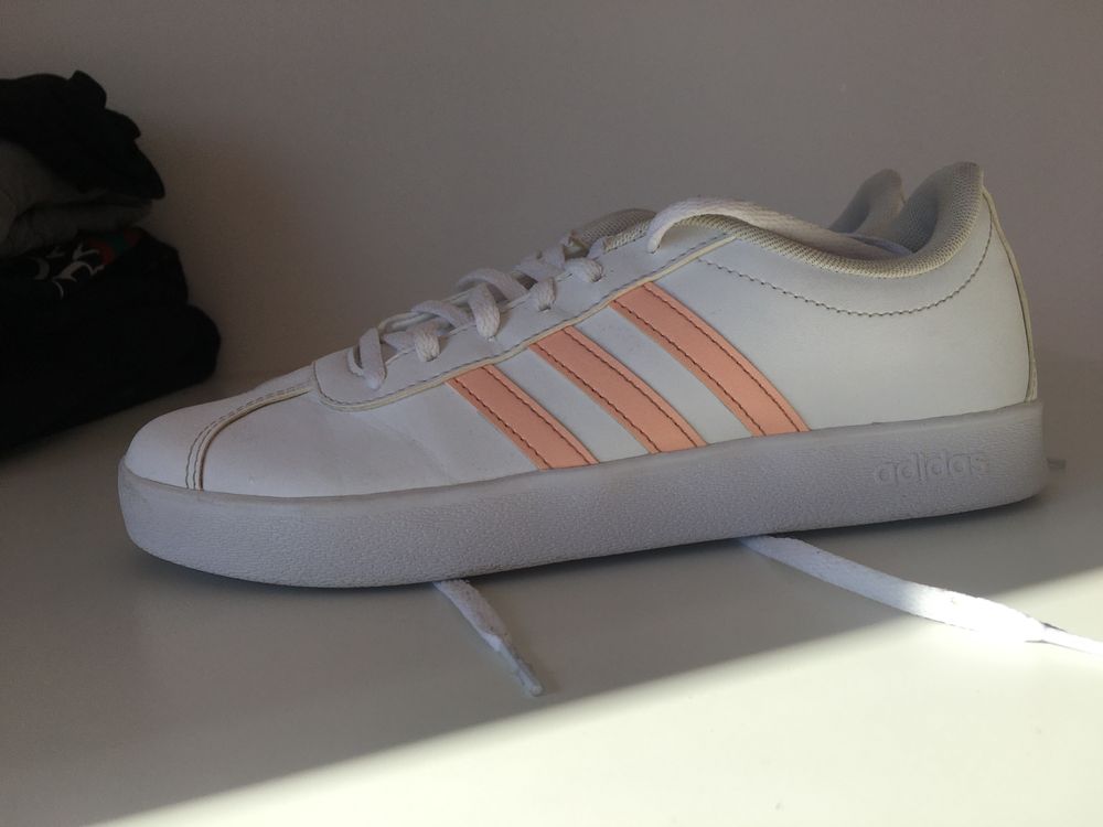 Adidas tamanho 39