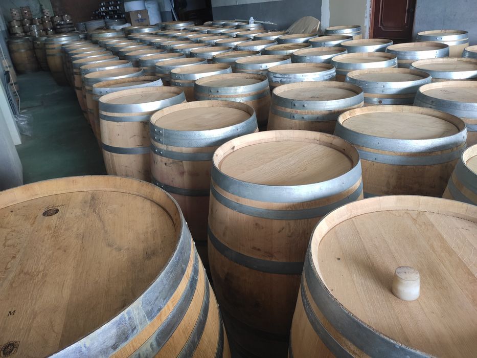 Lotes de barricas madeira de carvalho 225L (Pipos, Pipas, Barris)
