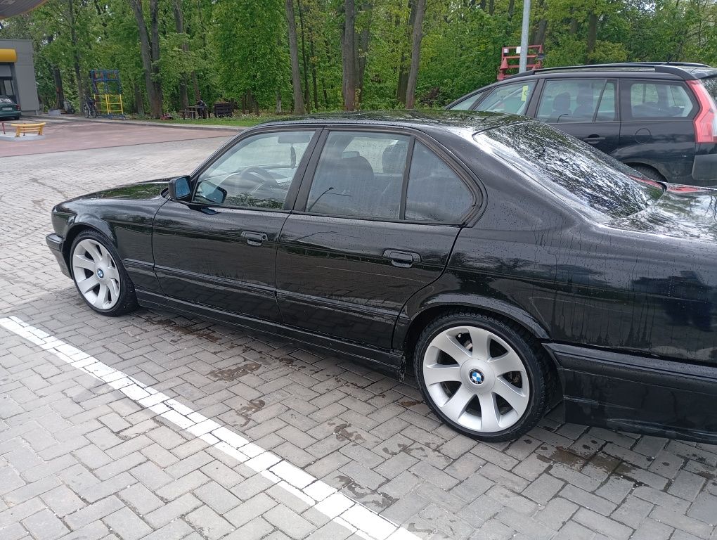 Продам BMW E34 M50B25