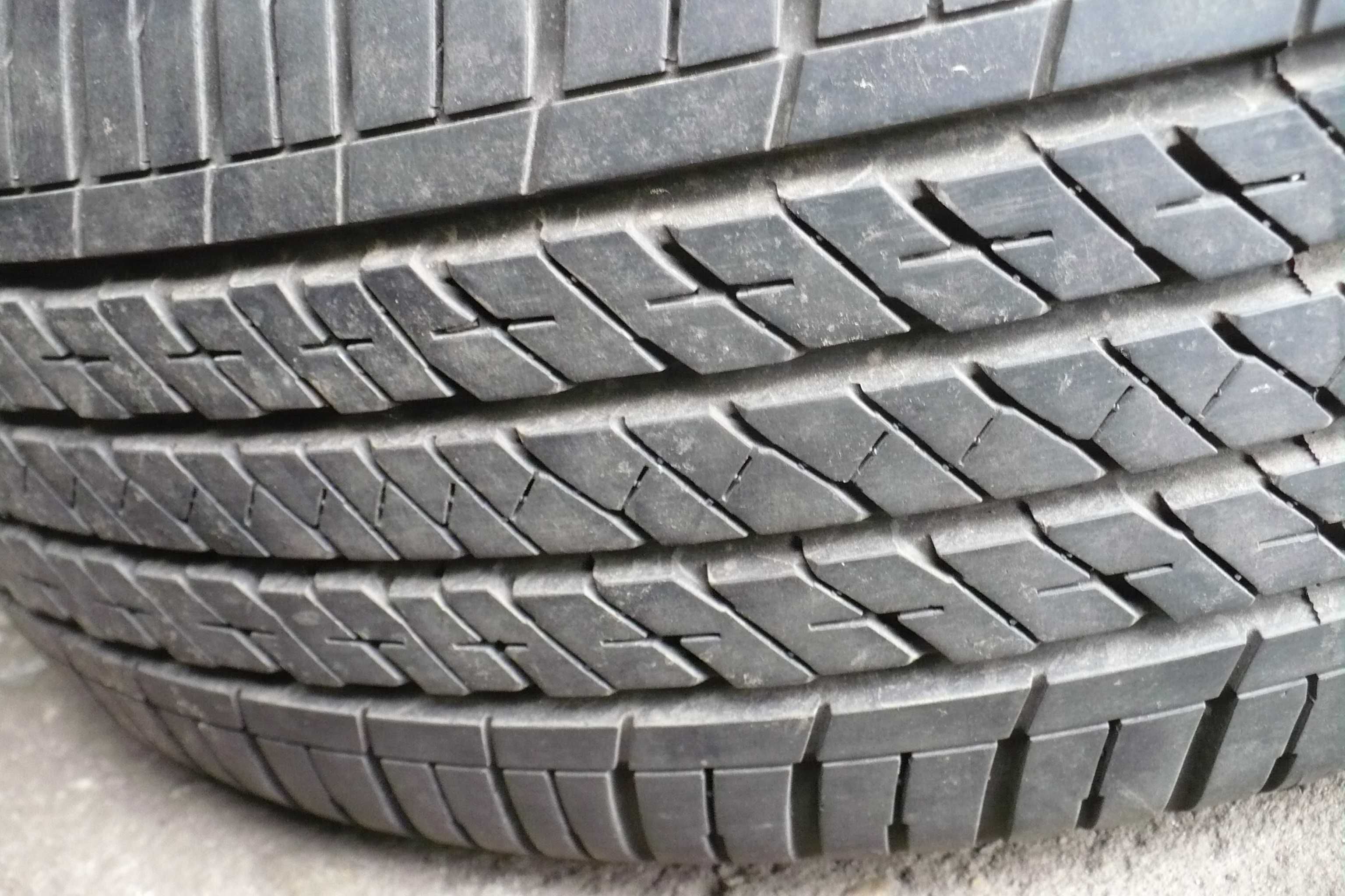 Opony Bridgestone 235/55R18  6,55mm  Letnie  2szt.