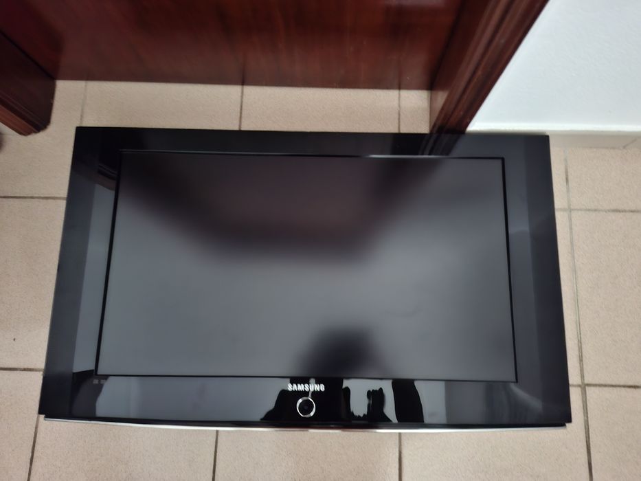 Tv Samsung  com suporte