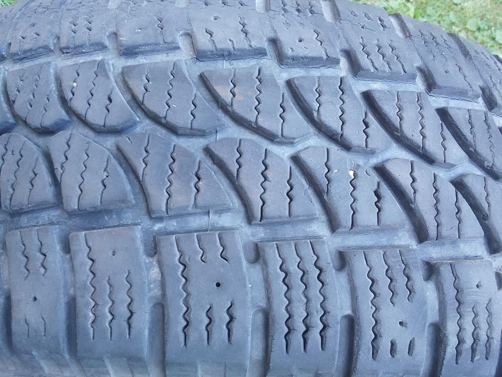 2 Opony zimowe 235/65r16C TAURUS 6.5mm