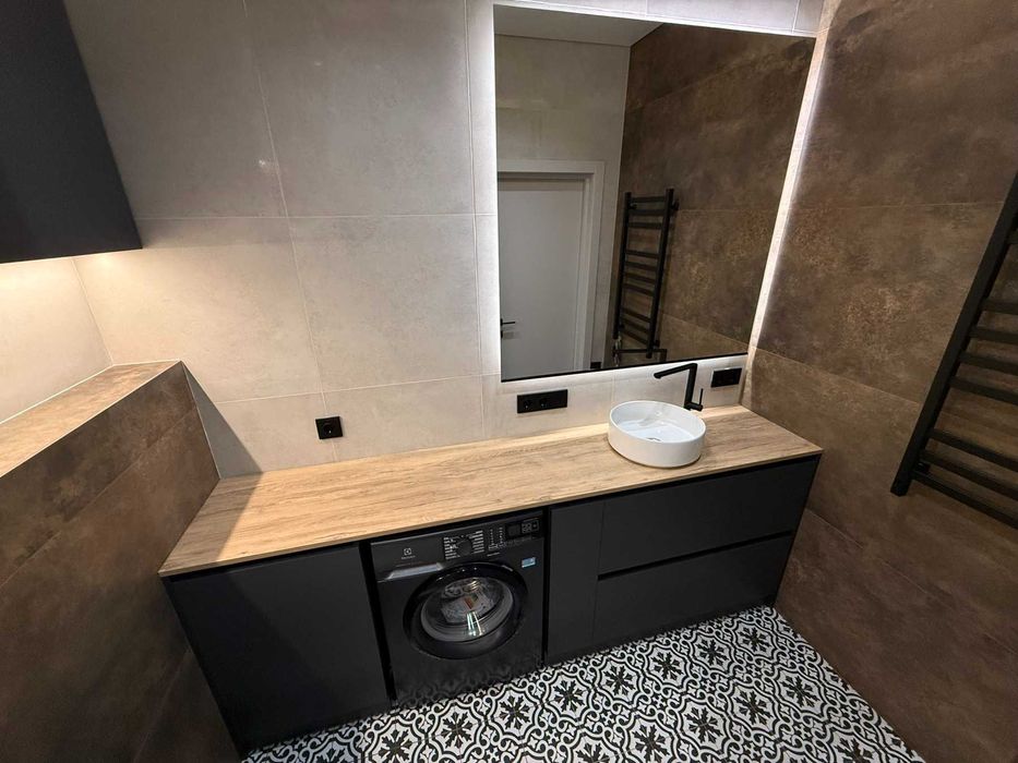 Продаж стильної двокімнатної квартири студії, в центрі міста