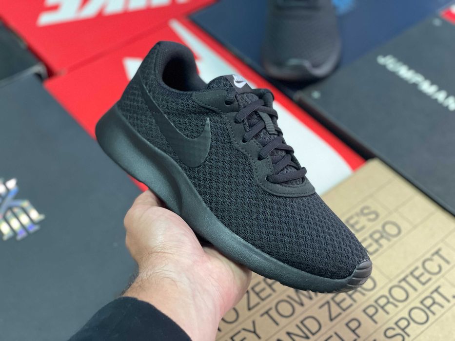 Женские кроссовки Nike Tanjun ОРИГИНАЛ 812655-002