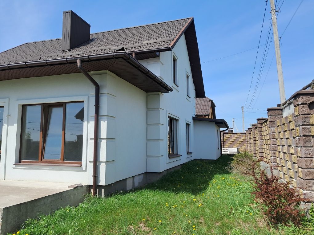 Продам будинок з внутрішніми роботами!