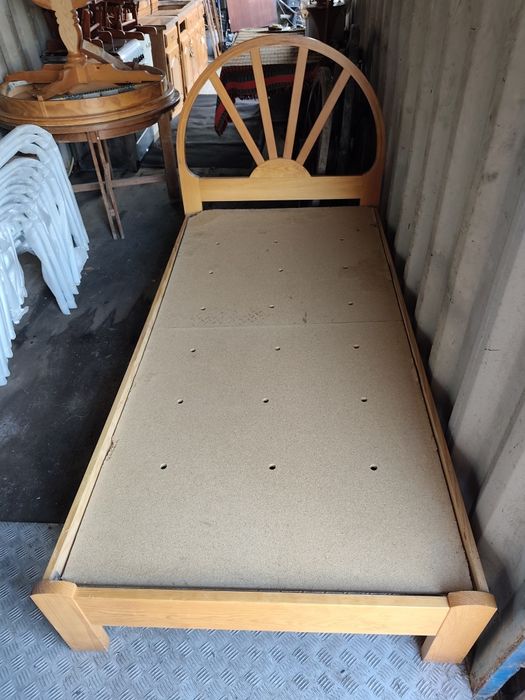 Cama de solteiro sem colchão