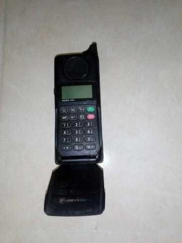 telemovel motorola muito antigo