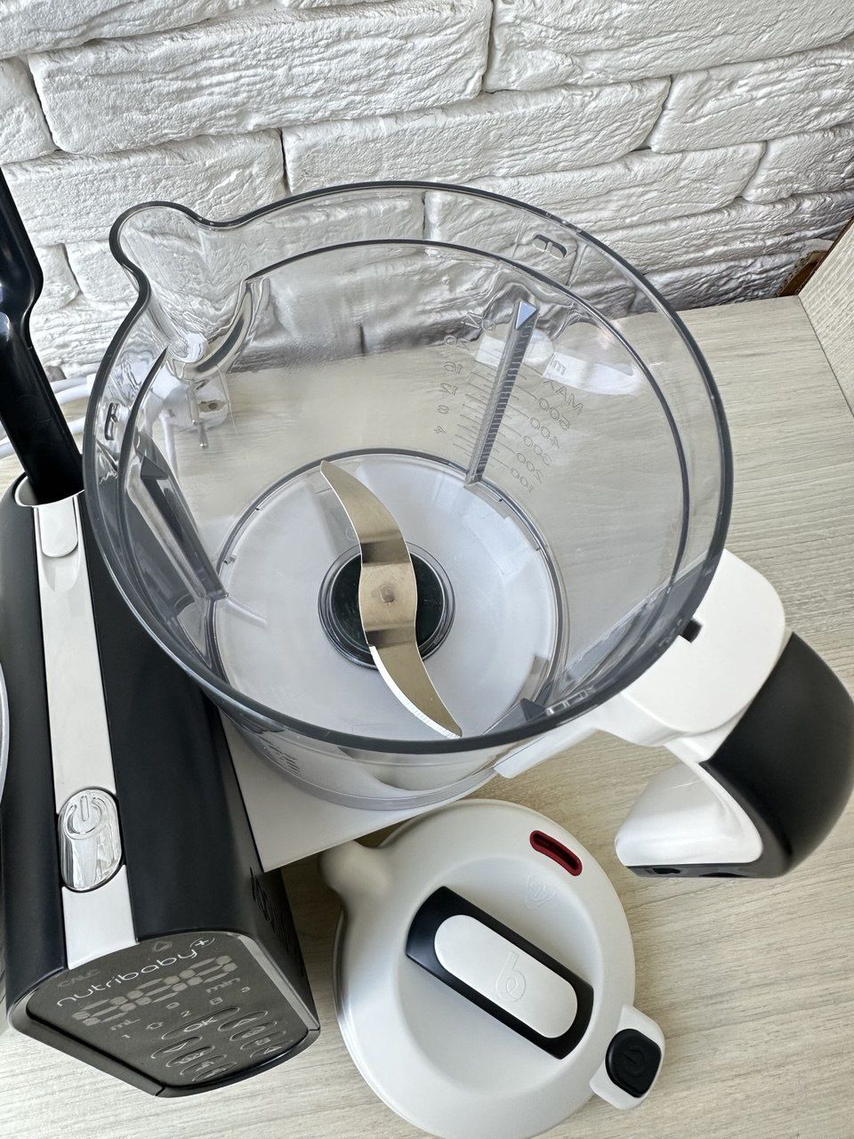 Продам Блендер-пароварку Babymoov Nutribaby+
