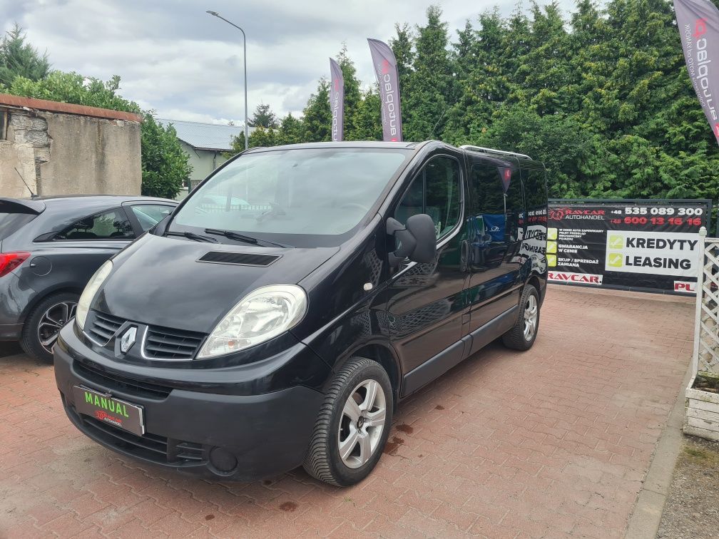 Renault Trafic / 2,0 diesel / 9 osób / klima / Alu / Zarejestrowany