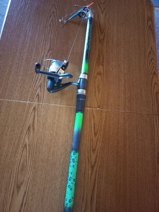 Wędka     .       .300cm 4 części
