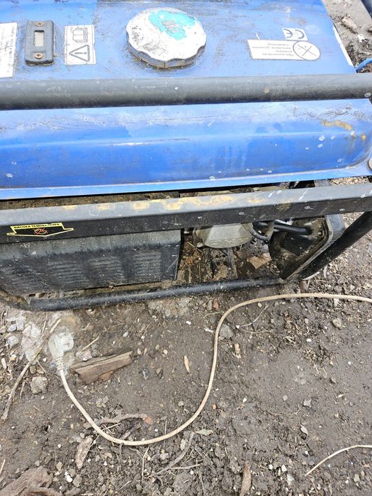 Генератор2.2-2.5квт. б.у в рабочем состоянии