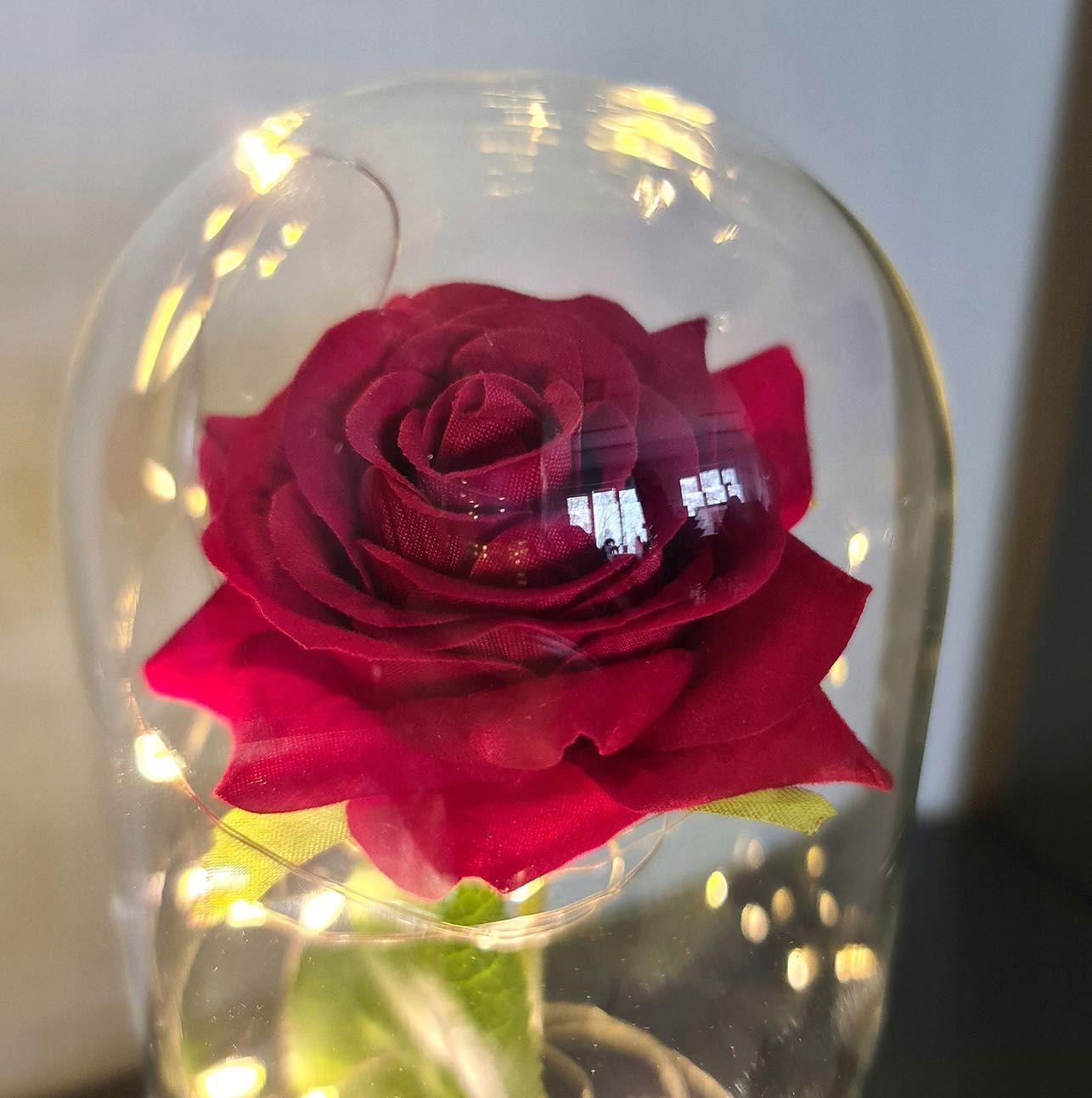 Róża Wieczna w Szkle Świecąca z LED w Pudełkiem Prezentowym Płatki Róż