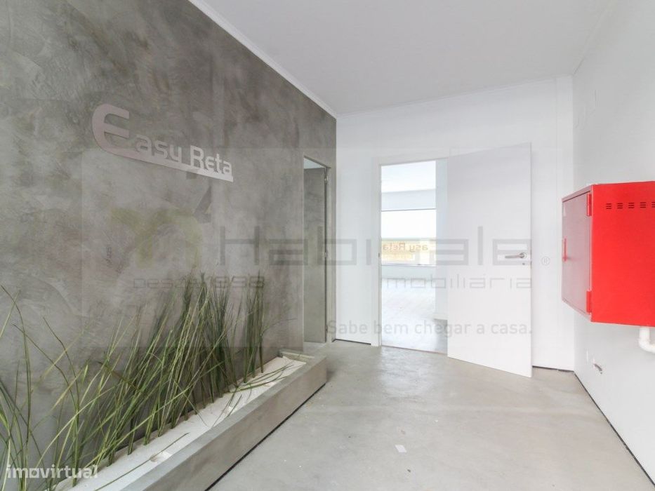 Loja para comércio ou serviços, na Quinta do Conventinho, em Santo ...