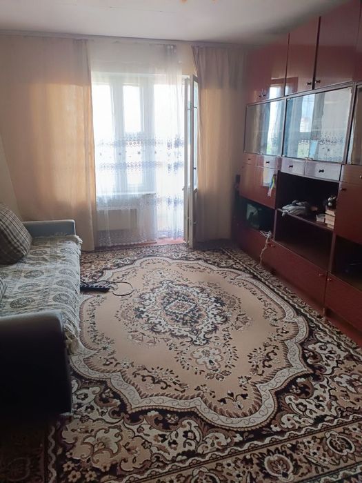 Здається кімната на Троєщині
