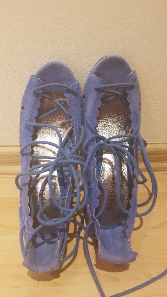 Nowe Niebieskie buty sandałki 37 Reserved wycięte wzory