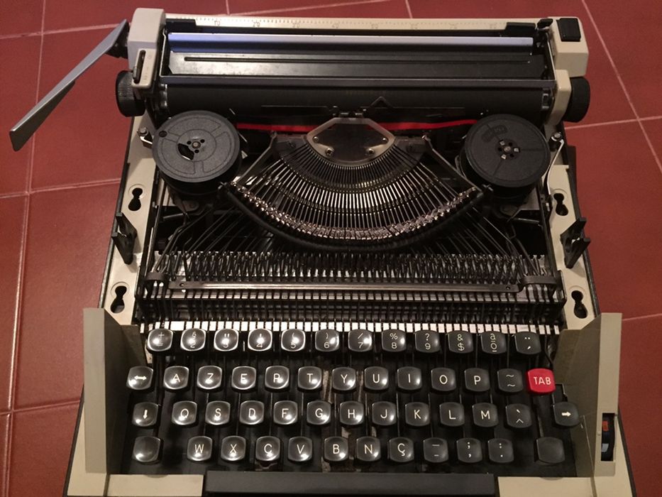 Maquina de Escrever _ Rover 3000