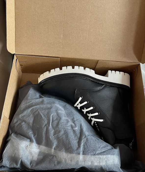 Продам зимние кожаные ботинки