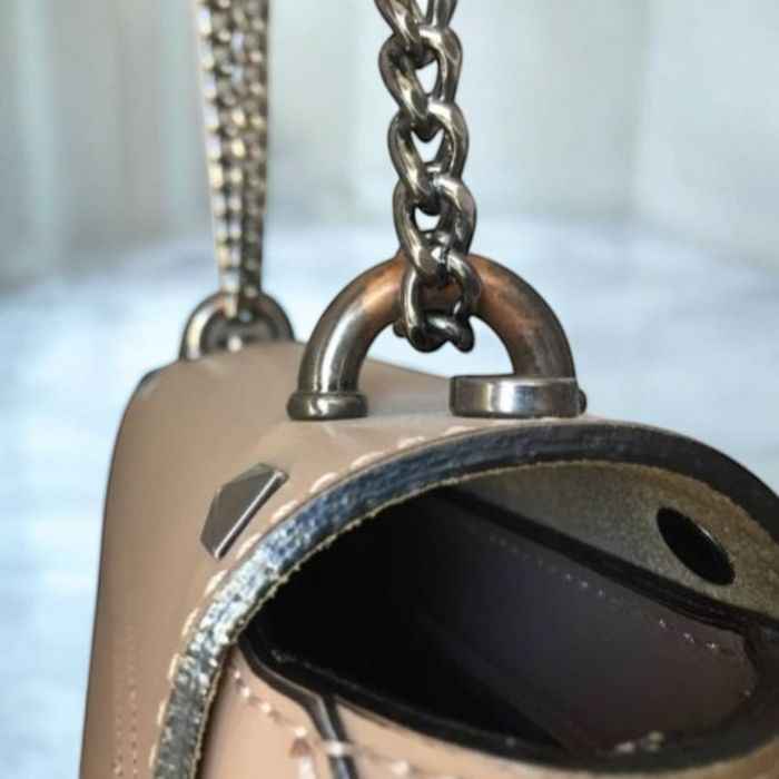 Женская кожаная сумка Virginia Conti (Италия)
Мини-клатч из натурально