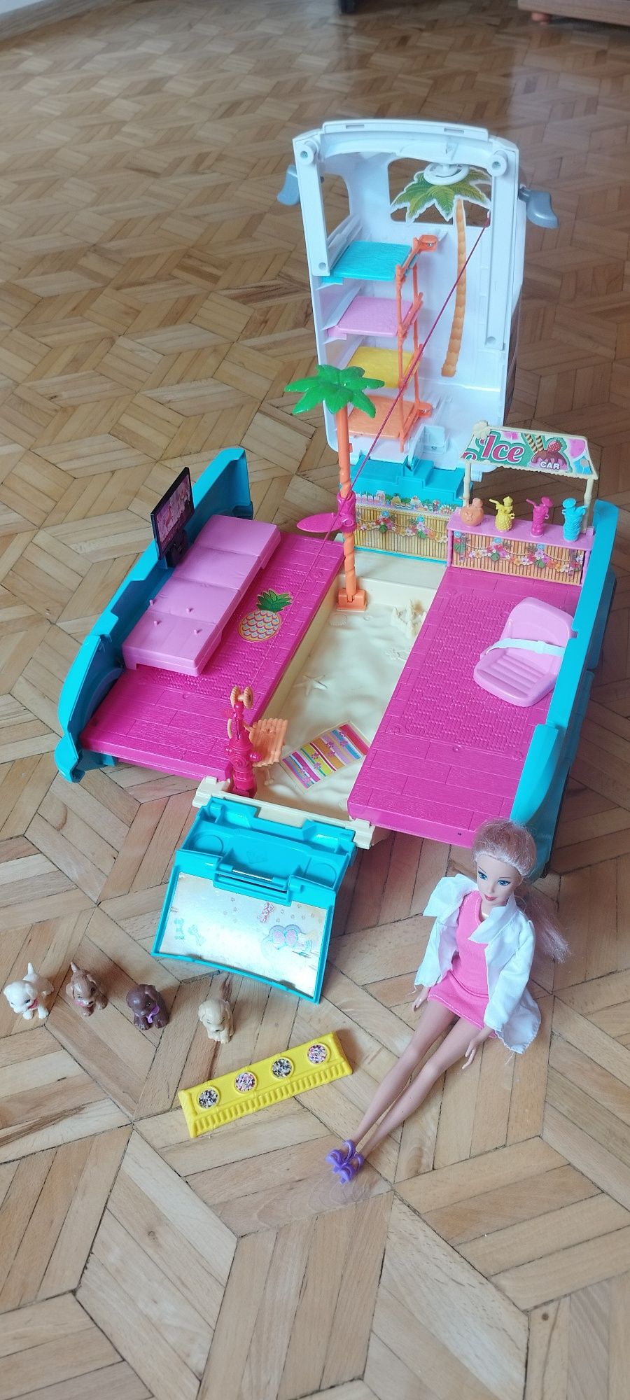 Kamper Barbie  lalka