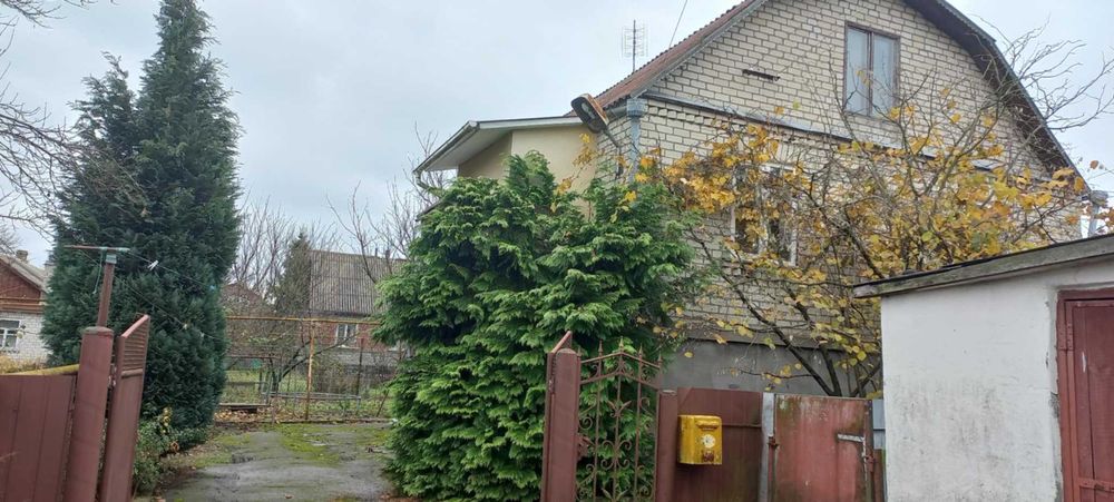 продам 2-поверховий будинок