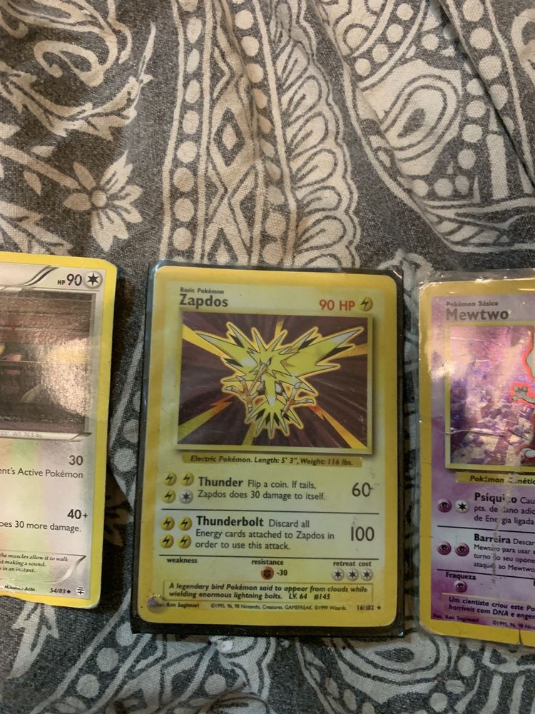 Vendo cartas pokemon - duas raras primeira edição