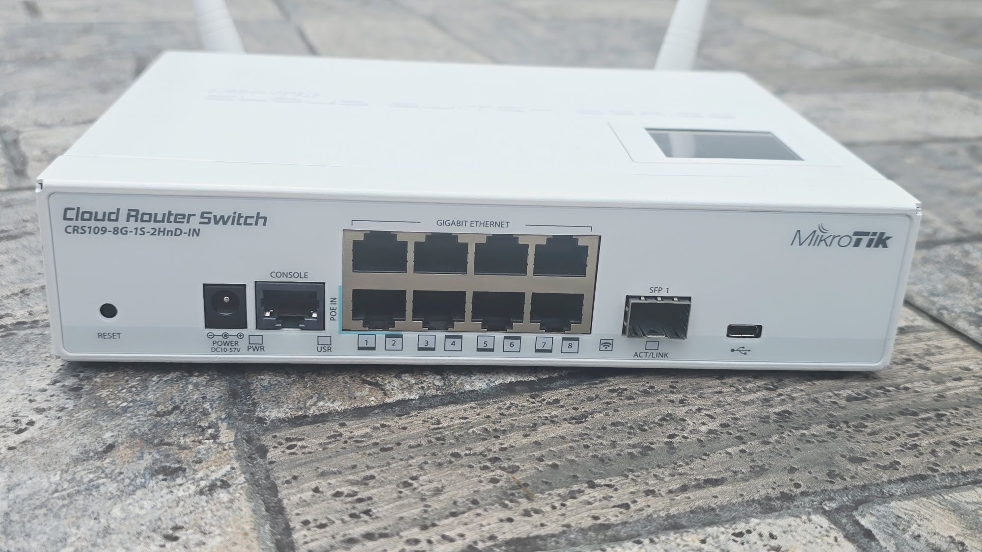 Mikrotik cloud router switch CRS109-8g